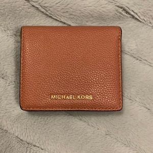 Michael kors pink wallet